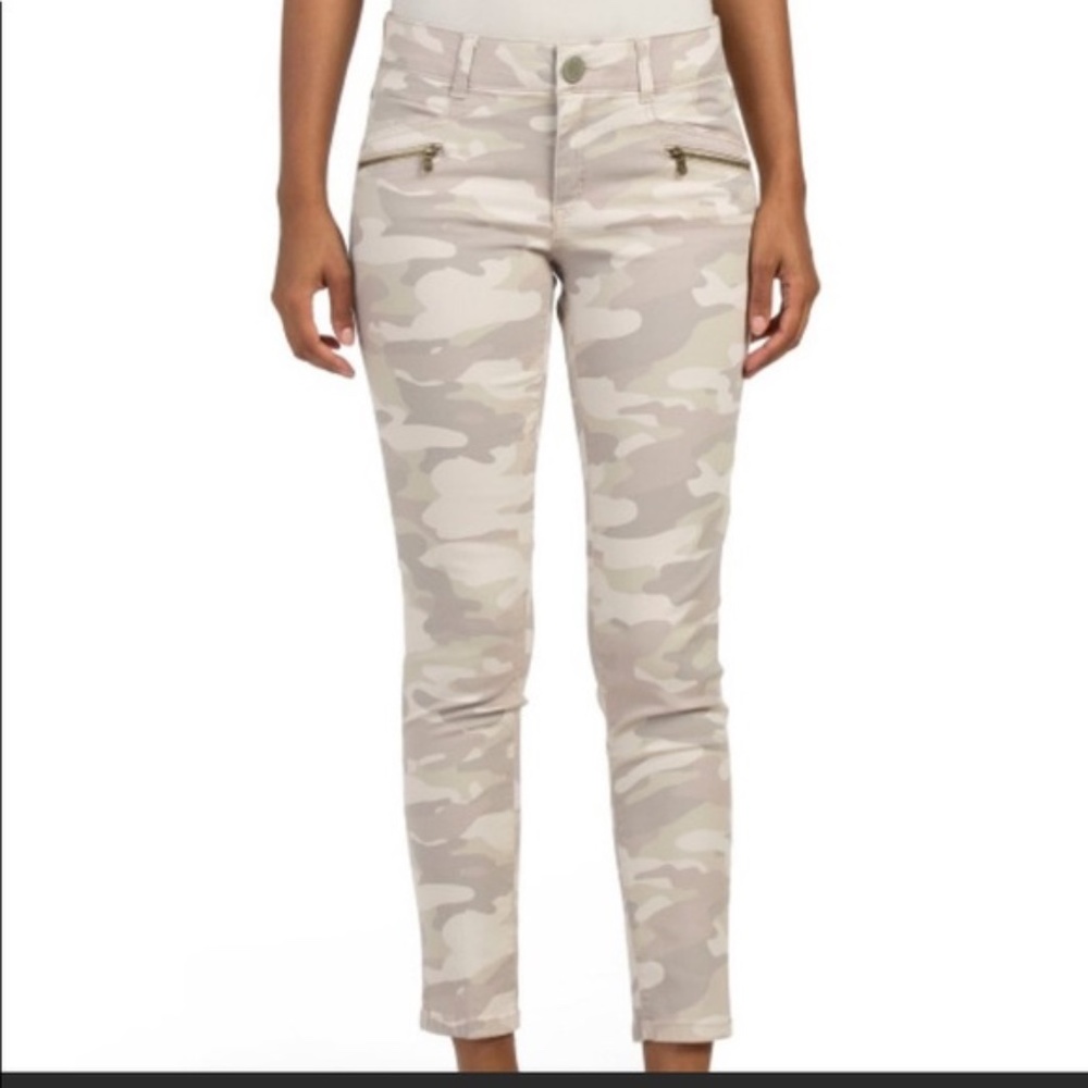 Democracy White Camo Jeans